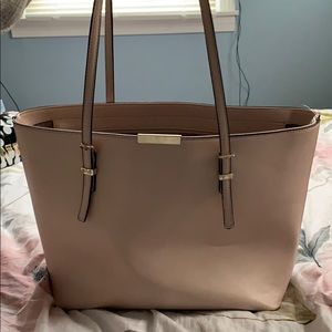 Kelly & Katie tan purse medium size many pockets